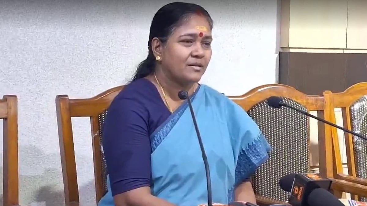 പ്രസക്തഭാഗങ്ങള്‍ ഒഴിവാക്കിയതിന് സജി ചെറിയാന് എന്ത് കിട്ടി?, മന്ത്രിസ്ഥാനത്ത് നിന്ന് പുറത്താക്കണം: ശോഭാ സുരേന്ദ്രന്‍- വിഡിയോ